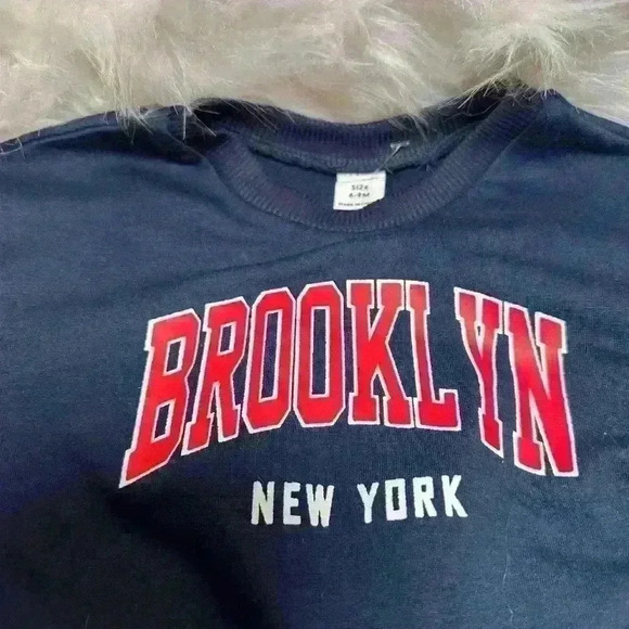 NWOT baby sweater ! Great material SHEIN brand 6-9 months . Very soft - Picture 2 of 6